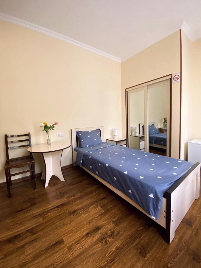 Telav Holl Hotel Telavi Exterior photo